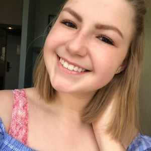 Meet your Posher, Olivia